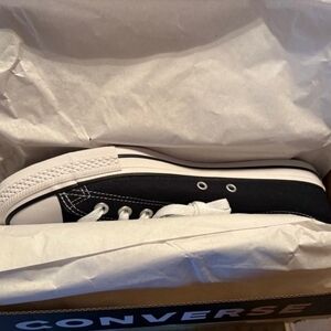 Converse unisex Men's 9.5 Women's 11.5